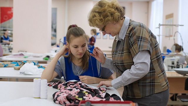С 1 сентября в техникумах и колледжах Кубани запустят программы подготовки специалистов для швейных и трикотажных фабрик
