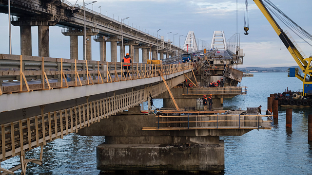 В среду на Крымском мосту снова ограничат движение автомобилей