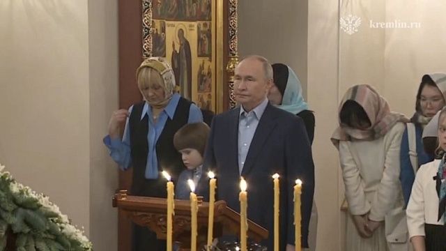 Владимир Путин в Рождество пожелал здоровья и благополучия всем верующим