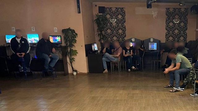 На улицах Российской и им. Бершанской в Краснодаре закрыли два нелегальных казино