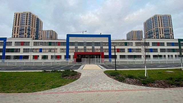Завершается строительство школы на улице Батуринской. Фото: пресс-служба администрации Краснодара