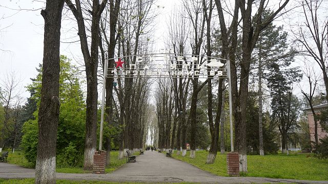 Сквер памяти Героев-танкистов находится в посёлке Колосистом Краснодара. Фото: Елена Желнина