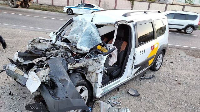 Водитель такси погиб в аварии под Новороссийском. Фото: Госавтоинспекция Краснодарского края / t.me/gibdd123region