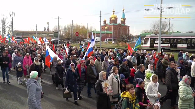 Крестный ход прошел в Юбилейном микрорайоне. 4 декабря его проведут в центре Краснодара. Фото: телеканал «Краснодар»