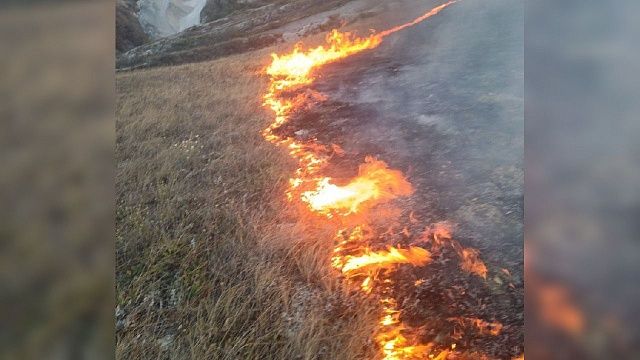 Пожар в Новороссийске. Фото: https://t.me/alekseioderov