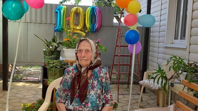 Труженица тыла Наталья Подзяева отмечает 100-летие