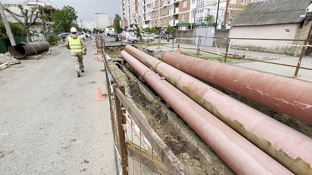 В Краснодаре начался масштабный ремонт теплосетей на Кубанской и Адыгейской набережных Фото: телеканал «Краснодар»
