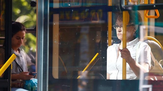 Краснодарцы могут сообщить о неработающих кондиционерах в транспорте по горячей линии Фото: телеканал «Краснодар»