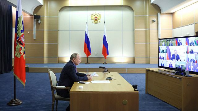 Владимир Путин провел совещание по вопросам транспортной сферы России. Фото: www.kremlin.ru
