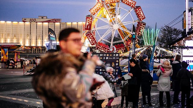 В Краснодаре на выходных откроется новогодняя ярмарка, проведут мотопробег и велозаезд. Фото: телеканал «Краснодар»