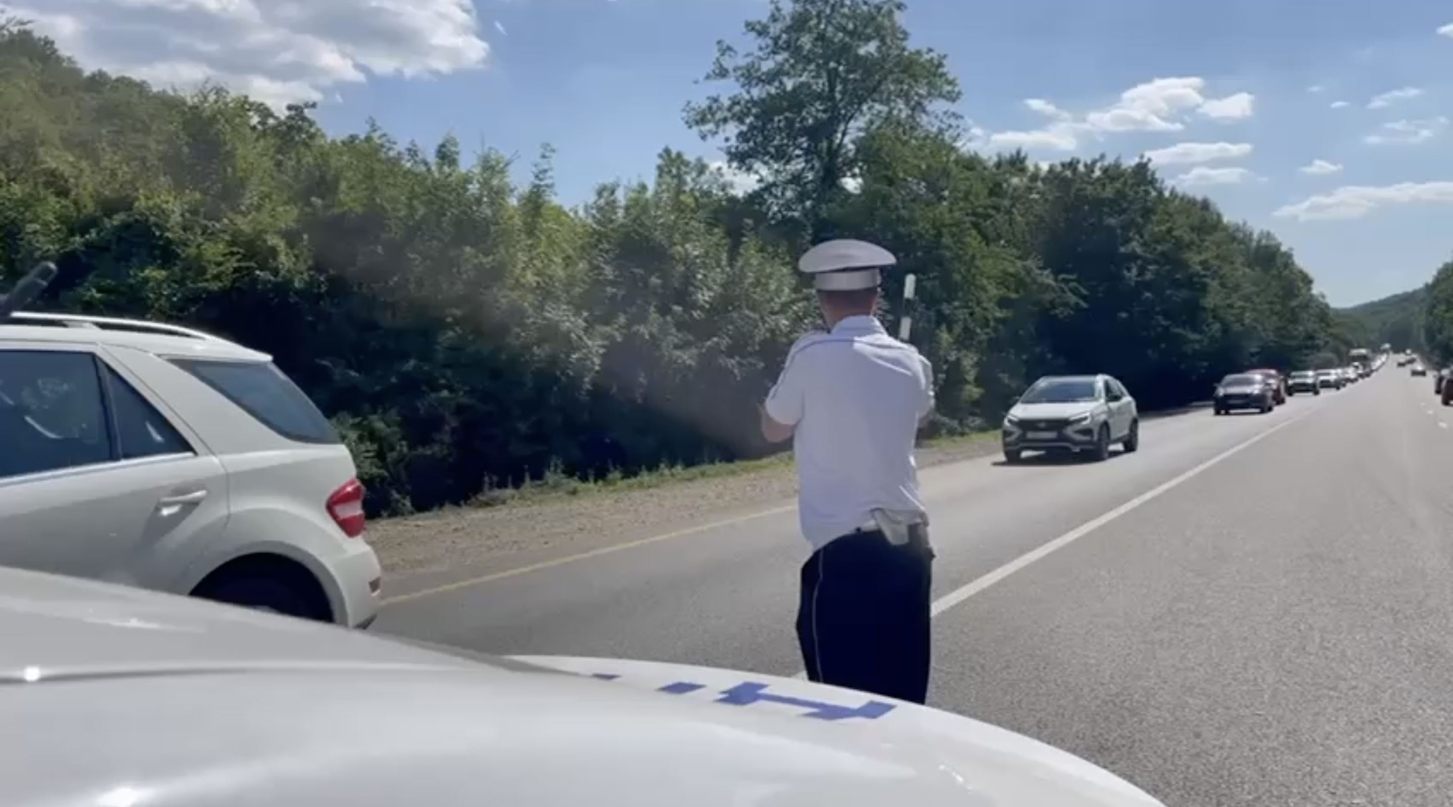 Из-за аварии на М-4 «Дон» образовалась пробка в сторону Краснодара |  26.06.2024 | Краснодар - БезФормата