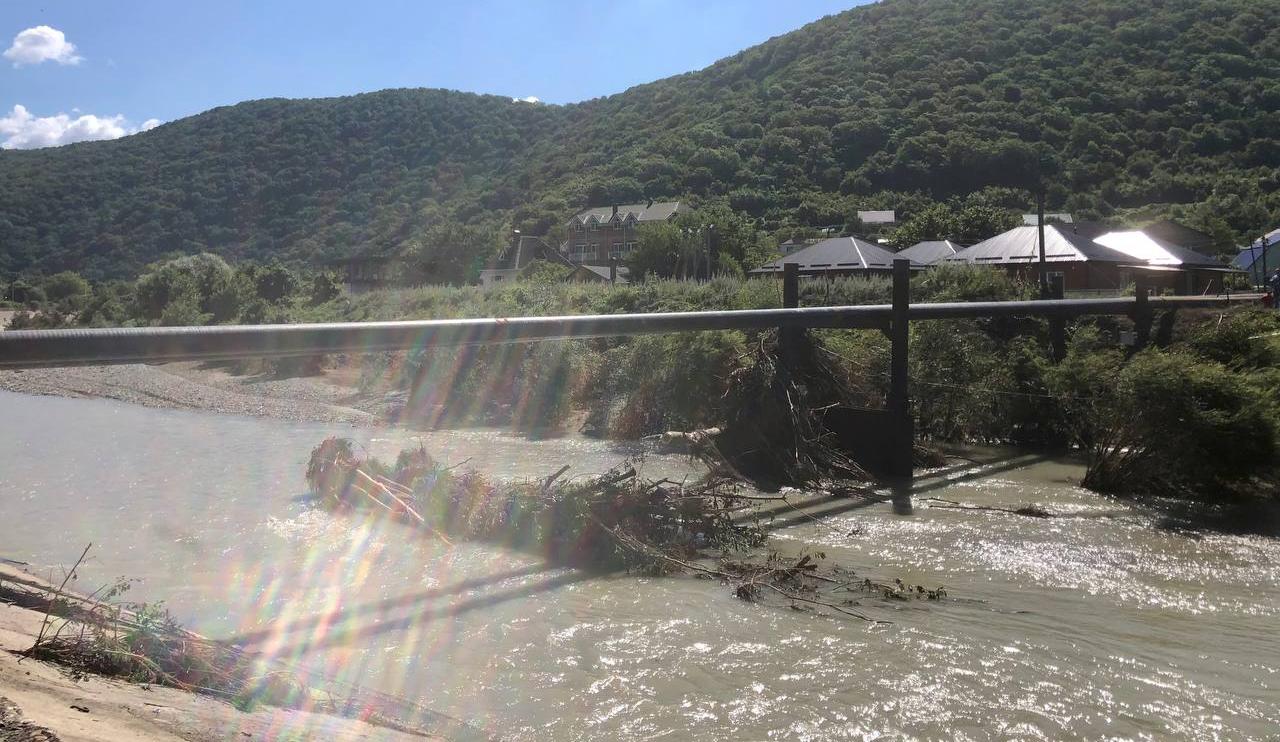 В Новомихайловском полностью восстановили системы водоснабжения и  канализации после ливней. 19.07.2023 г. Телеканал «Краснодар»