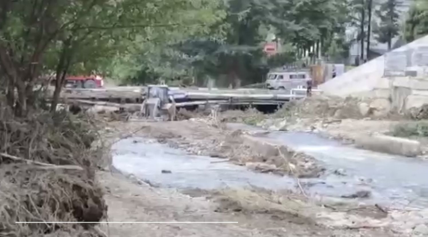 В Новомихайловском вода за сутки разрушила два моста | 15.07.2023 |  Краснодар - БезФормата