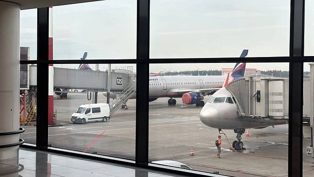 Более тысячи россиян застряли в аэропортах из-за конфликта Ирана и Израиля