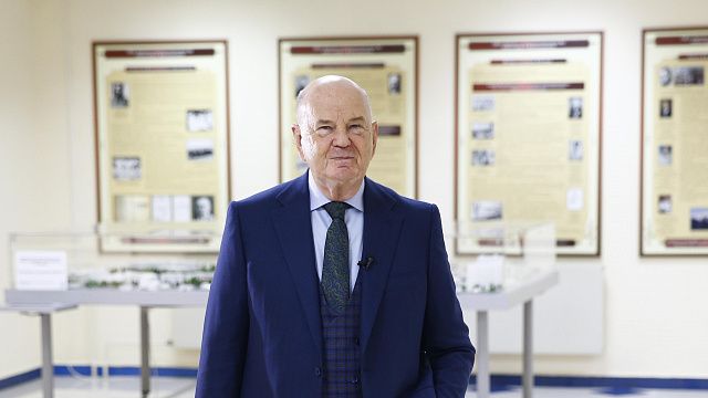 Главный врач ККБ-1 Владимир Порханов отмечает 75-летие