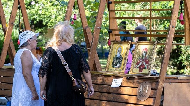 Православная выставка работ ремесленников открылась в Анапе. Фото: t.me/anapaofficial