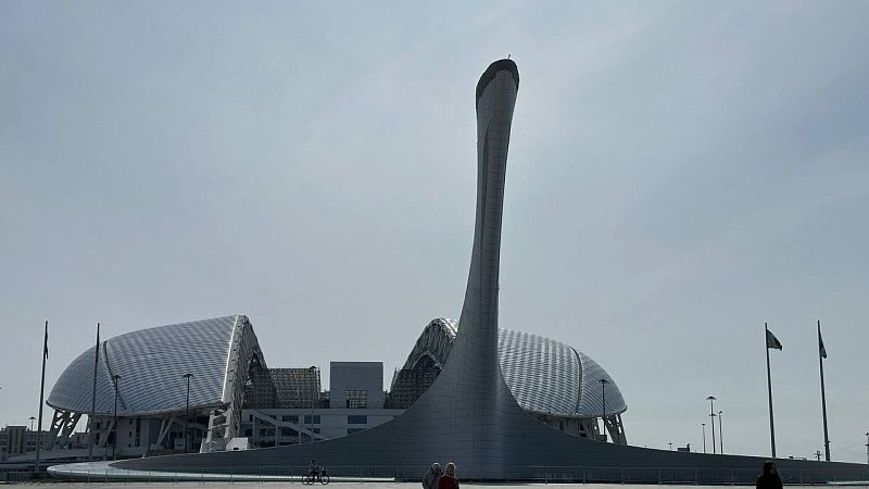 В «карту России» превратился пляж у Олимпийского парка в Сочи