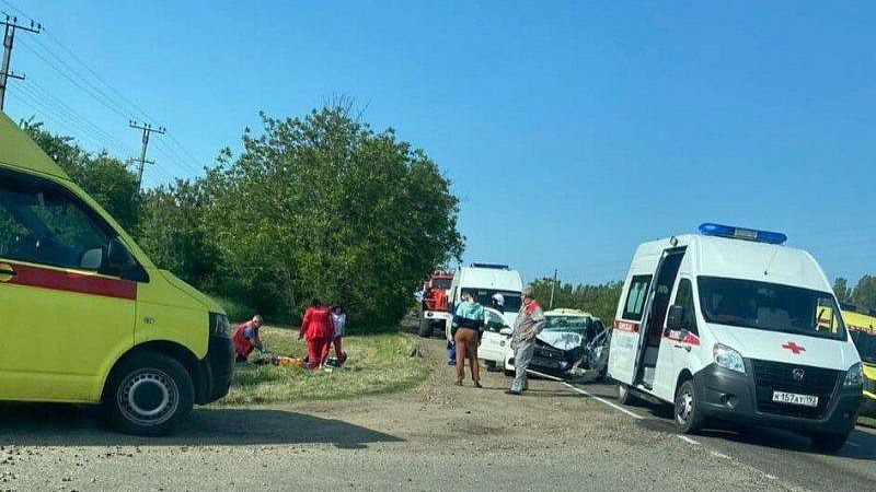 Под Краснодаром таксист выехал на встречку и стал виновником ДТП со смертельным исходом