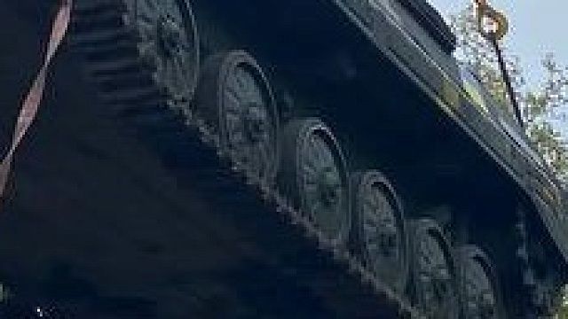 Крупнейший завод по производству танков сократит сотрудников на 10% в России