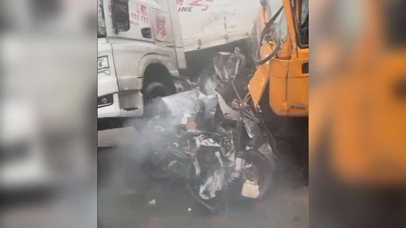 Появилось видео с места смертельного массового ДТП с китайским грузовиком в Уфе