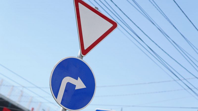 Для безопасности горожан на двух улицах Краснодара реорганизуют дорожное движение