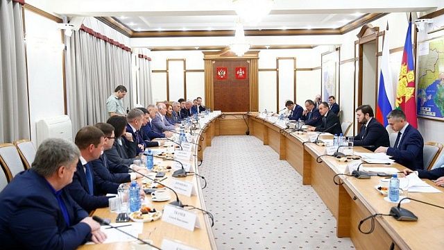 Вениамин Кондратьев провёл встречу с депутатами Госдумы от Краснодарского края 