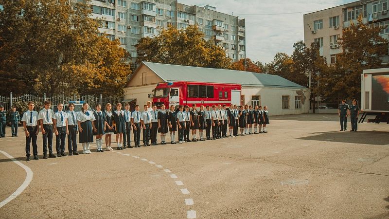 Первый в Краснодаре профильный класс для будущих спасателей открыли в школе №2