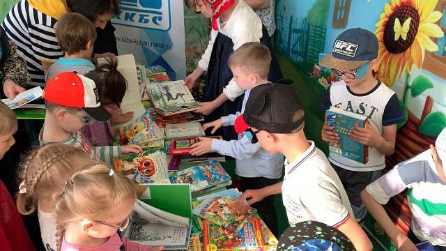 Краснодарская библиотека для слепых открыла пункт выдачи книг в детском саду № 13