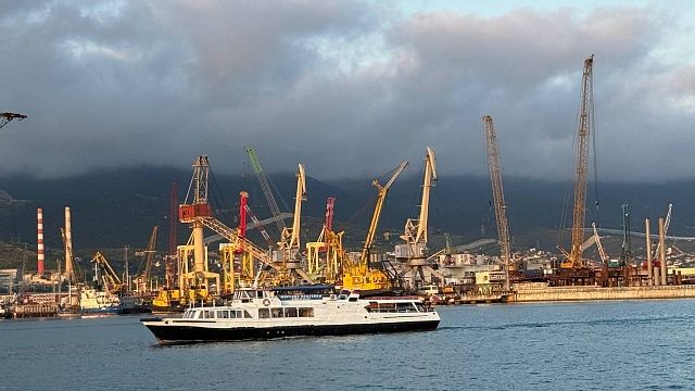 Порт Новороссийска частично возобновил экспорт нефти после атаки БПЛА 6 апреля