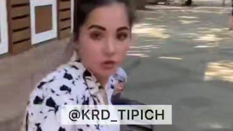 Вымогавшая деньги дикарка с коляской набросилась на прохожего в Краснодаре