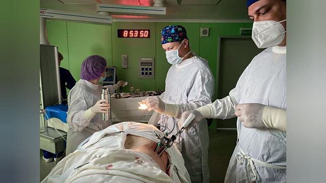 Хирурги Краснодара впервые на юге России удалили пациенту опухоль надпочечника через тонкий разрез