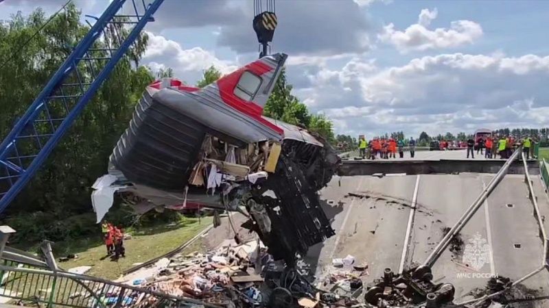 О героизме мужчин в поврежденном поезде рассказала девочка из Брянска