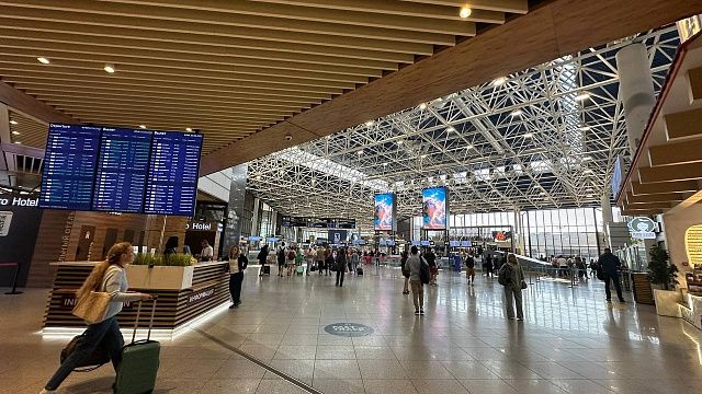 Пять рейсов ушли на запасные аэродромы из-за ограничений на полеты в Сочи