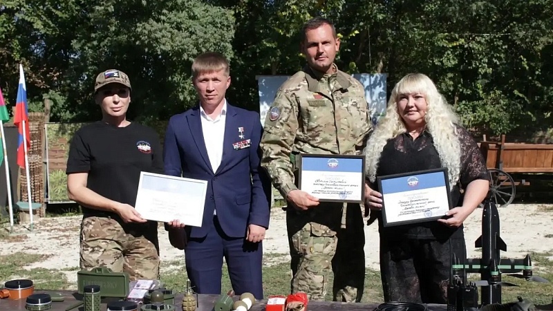 Более 400 подростков обучились в военно-патриотическом лагере на Кубани 