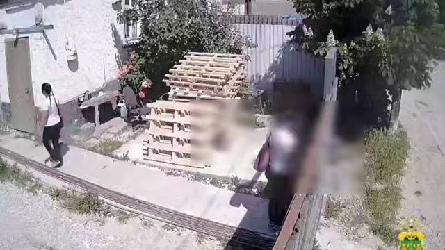 Приезжие похитили украшения с бриллиантами на 500 тысяч рублей в Новороссийске 