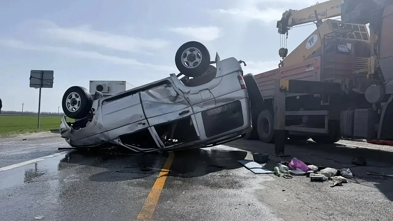 Трое детей и 20-ти летняя девушка пострадали в ДТП в Гулькевичском районе