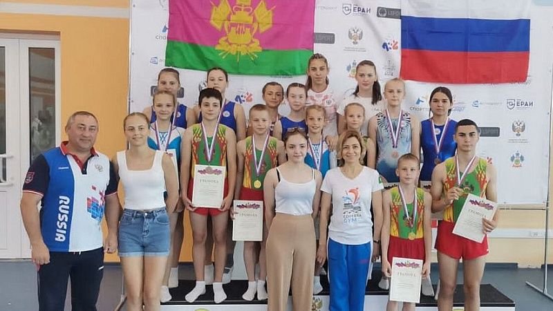 Сборная Кубани выиграла первенство по прыжкам на батуте