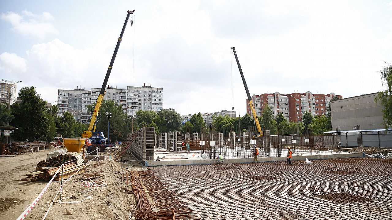 После прохождения госэкспертизы, выбора подрядчика начинается строительство соцобъектов. Фото: Геннадий Аносов