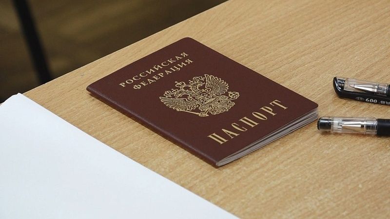 Доброволец спецоперации из СНГ получил российский паспорт на Урале