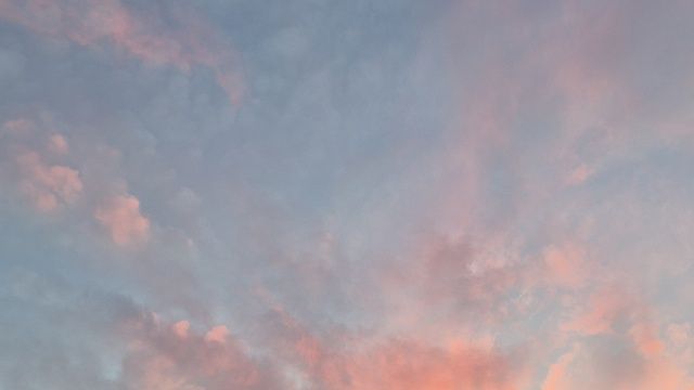 Очевидцы сообщили о пяти взрывах над Старым Осколом 