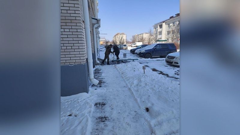 Прокуратура заставила очистить снег во дворах 10 УК и ТСЖ в Тихорецком районе 