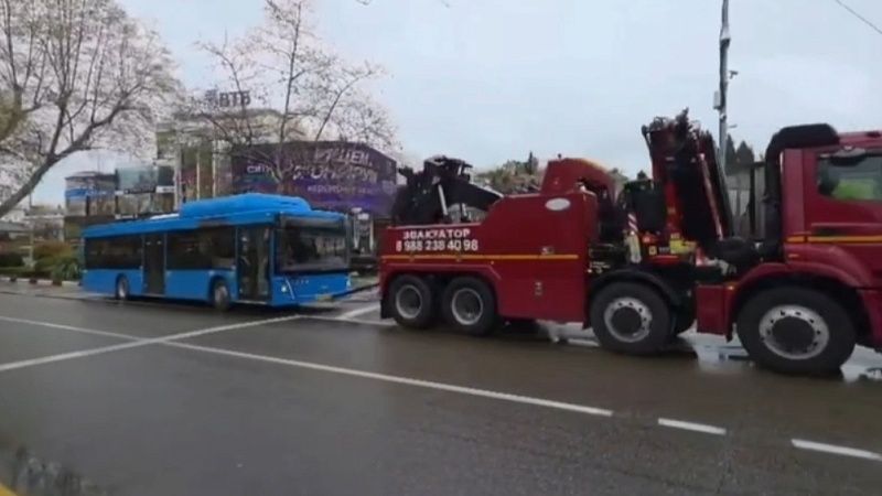 Госавтоинспекторы отправили автобус без документов на штрафстоянку в Сочи