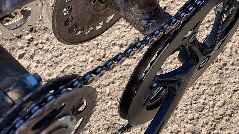 Велокурьер «Зачетный дед» умер на дороге в Челябинске в 64 года