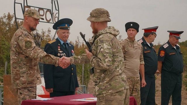 В учебном центре «Кубань» прошла церемония отправки казаков-добровольцев на СВО