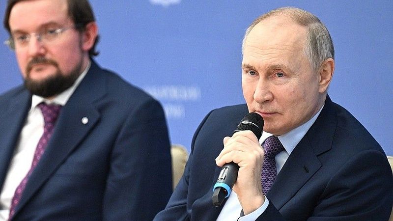 Владимир Путин назвал высокую ключевую ставку Центробанка России временным явлением 
