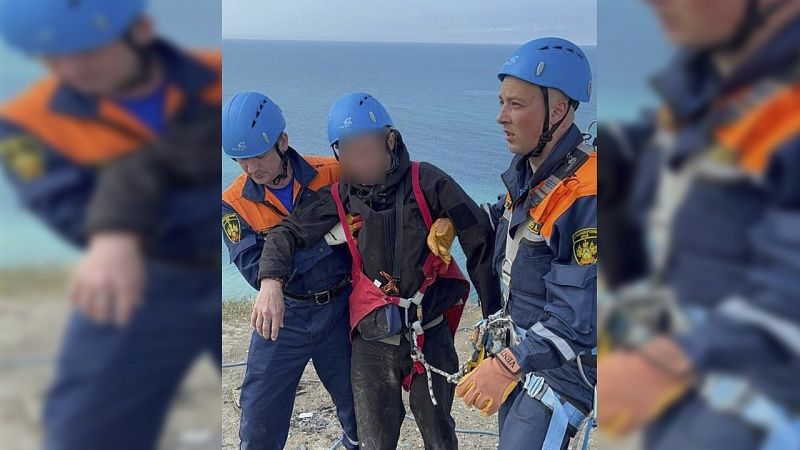 Спасатели вытащили сорвавшегося с обрыва туриста в Анапе