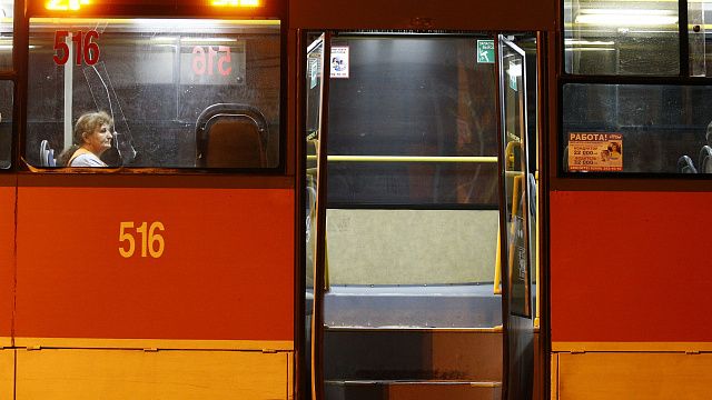 В Краснодаре на два дня изменится вечерний график работы пяти трамваев