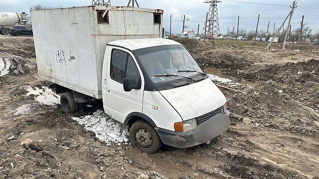 В Краснодаре правоохранители задержали 19-летнего «серого» мусорщика