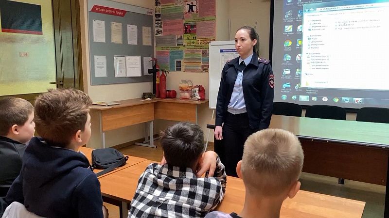 Для краснодарских школьников на вокзале «Краснодар-1» провели урок безопасности