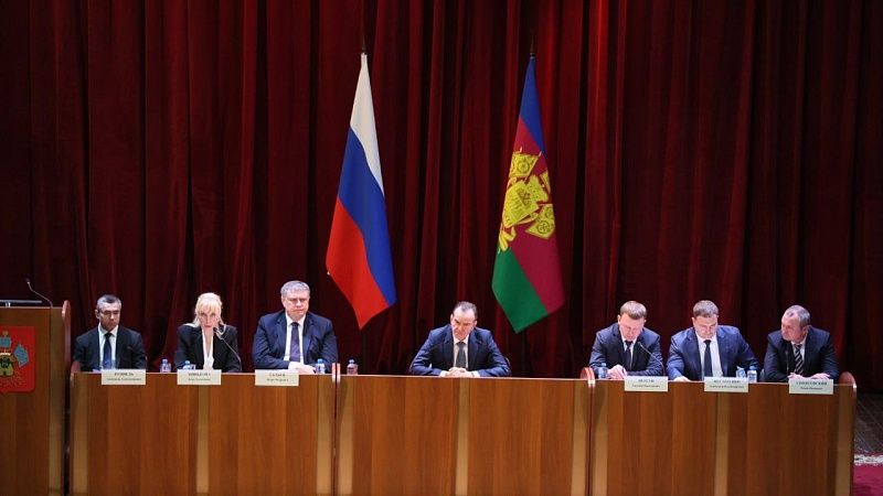 Вениамин Кондратьев обсудил с жителями Славянского района планы на развитие